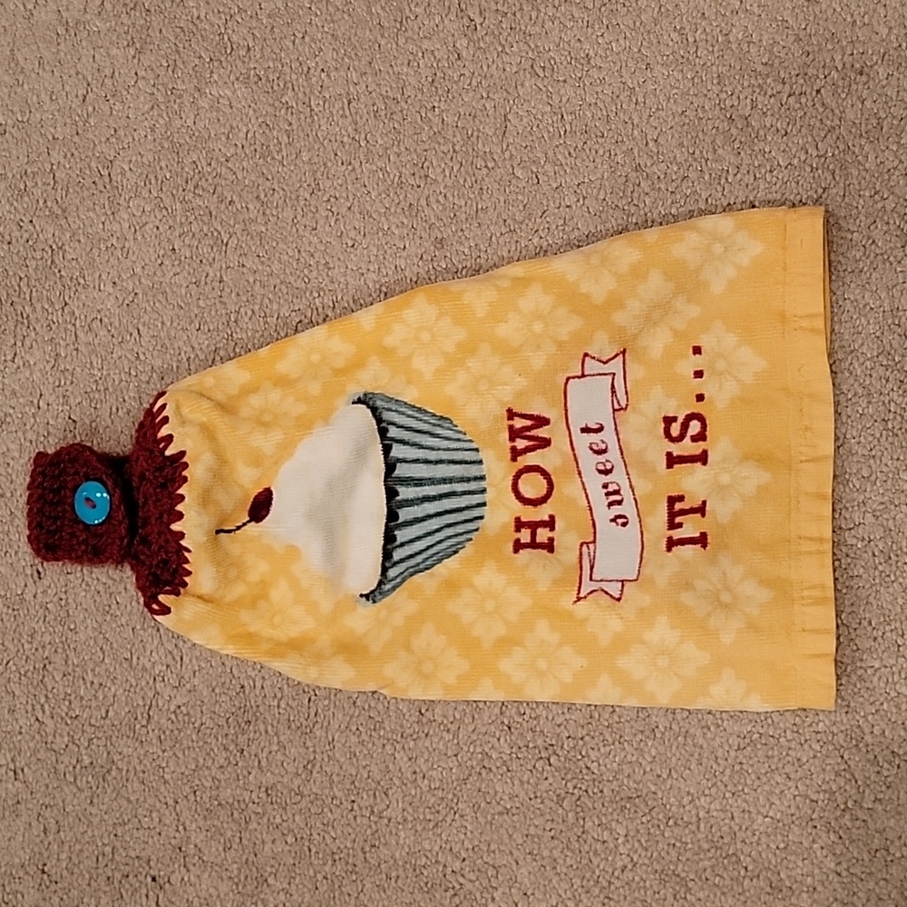 Handmade Hanging Towel - Cupcake